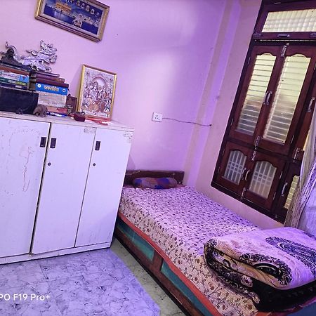 Shri Ram Sharnam Hotell Ayodhya Eksteriør bilde